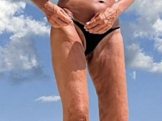 I love sunbathing! 1 of 7