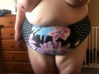 A few snaps of this BBW modelling some new beachwear 17 of 19