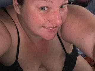 BBW, busty wife casual pic gallery 14 of 20