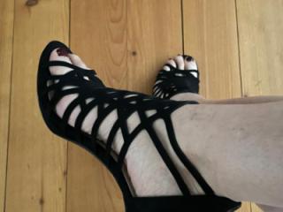 Her feet… and heels 8 of 16