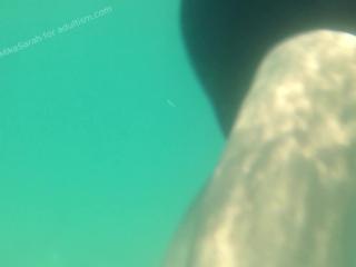 Pussy flash while swimming